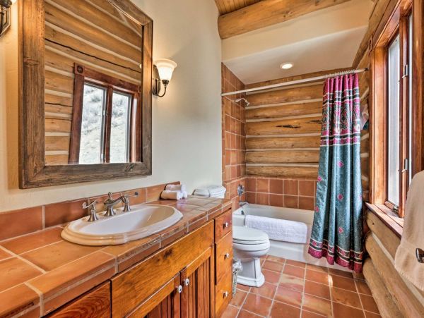 Luxury Vacation Rental – Vail Valley Mountain Lodge with Hot Tub