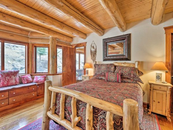 Luxury Vacation Rental – Vail Valley Mountain Lodge with Hot Tub