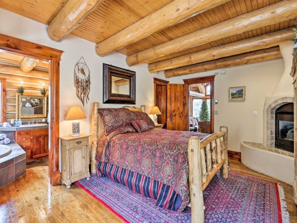 Luxury Vacation Rental – Vail Valley Mountain Lodge with Hot Tub