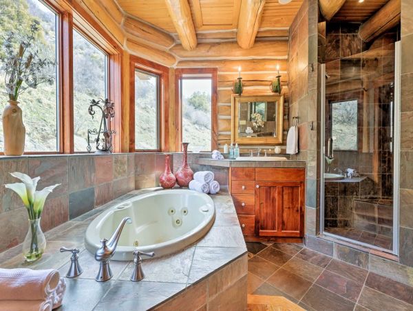 Luxury Vacation Rental – Vail Valley Mountain Lodge with Hot Tub