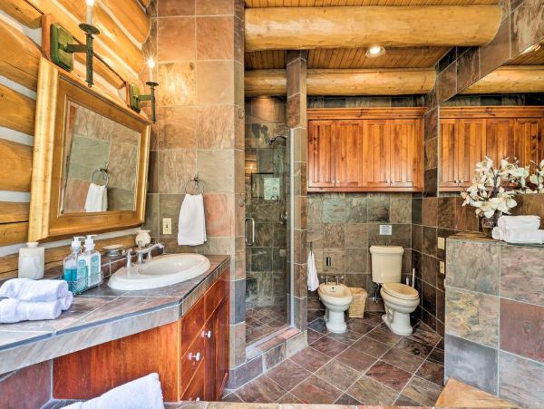 Luxury Vacation Rental – Vail Valley Mountain Lodge with Hot Tub