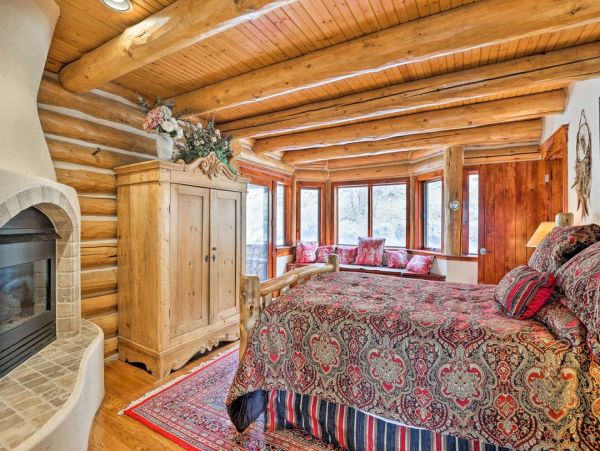 Luxury Vacation Rental – Vail Valley Mountain Lodge with Hot Tub