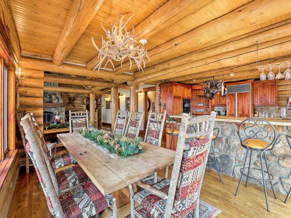 Luxury Vacation Rental – Vail Valley Mountain Lodge with Hot Tub
