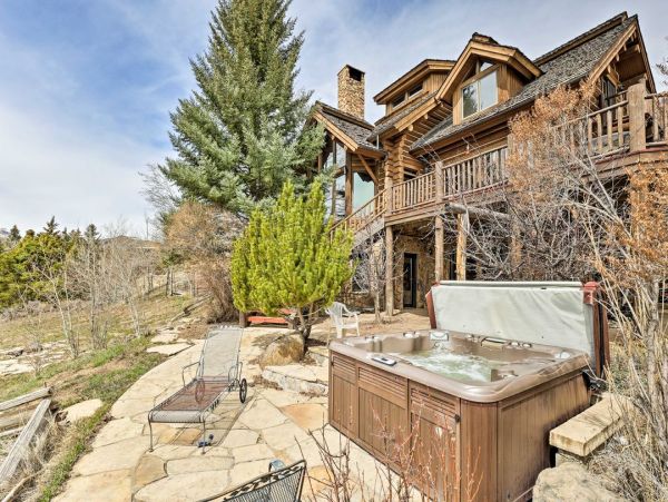 Luxury Vacation Rental – Vail Valley Mountain Lodge with Hot Tub
