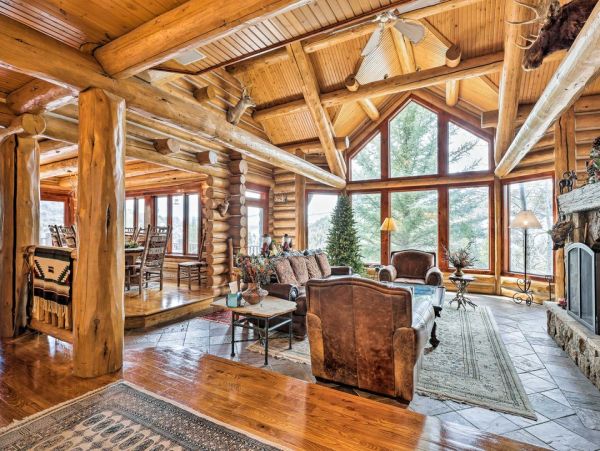 Luxury Vacation Rental – Vail Valley Mountain Lodge with Hot Tub