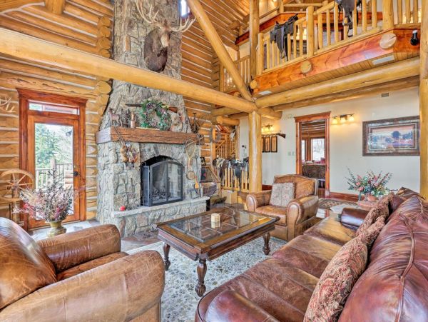 Luxury Vacation Rental – Vail Valley Mountain Lodge with Hot Tub