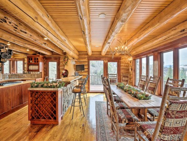 Luxury Vacation Rental – Vail Valley Mountain Lodge with Hot Tub