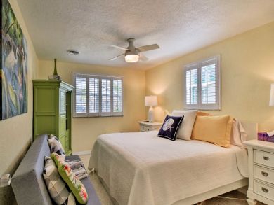 Tropical Two Bedroom Cottage in Bradenton Beach