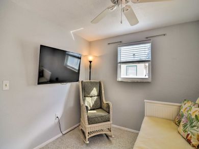 Tropical Two Bedroom Cottage in Bradenton Beach
