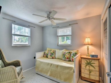 Tropical Two Bedroom Cottage in Bradenton Beach