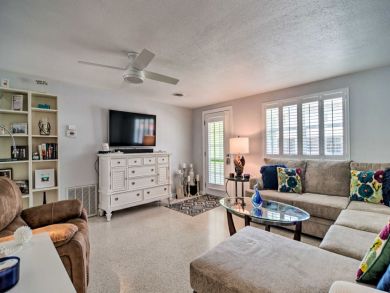 Tropical Two Bedroom Cottage in Bradenton Beach