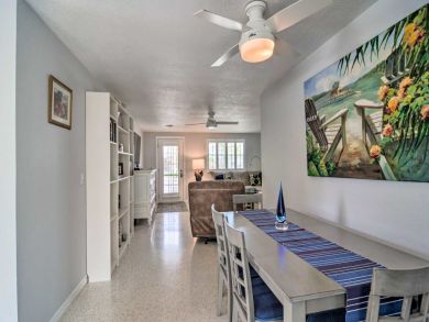 Tropical Two Bedroom Cottage in Bradenton Beach