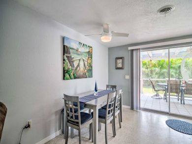 Tropical Two Bedroom Cottage in Bradenton Beach