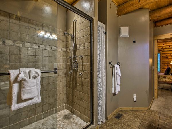 2500 Sq Ft Log Cabin