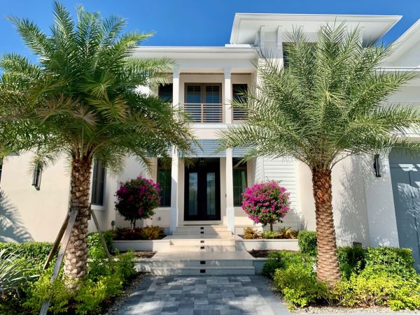 Naples Luxury Four Bedrooms Plus Den Pool Home