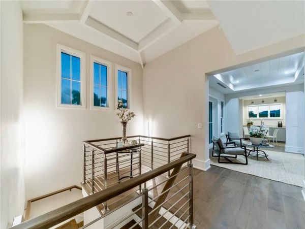 Naples Luxury Four Bedrooms Plus Den Pool Home
