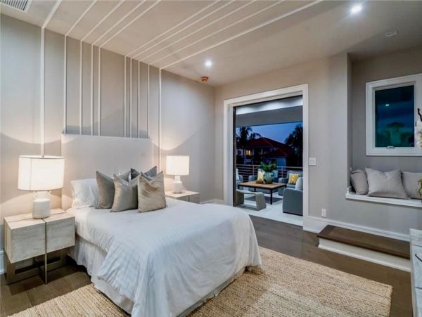 Naples Luxury Four Bedrooms Plus Den Pool Home