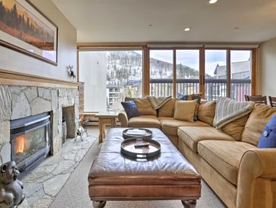 Vail Vacation Condo Sleeps 6 Walk to Lifts Mountain Views