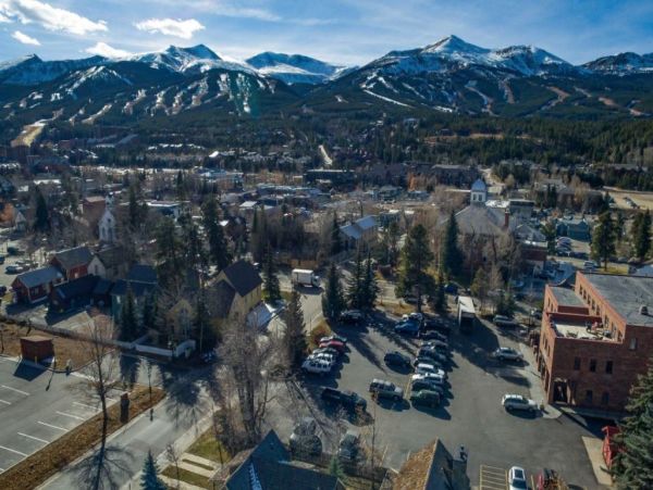 Walk to Lift 4  Bedroom Rental Vacation Home in Breckenridge
