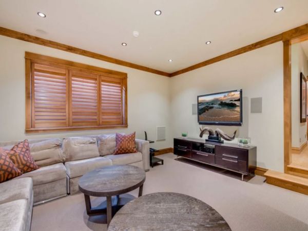 Walk to Lift 4  Bedroom Rental Vacation Home in Breckenridge
