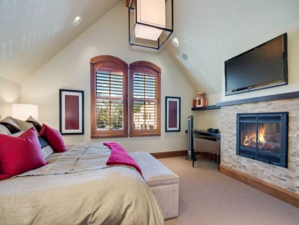 Walk to Lift 4  Bedroom Rental Vacation Home in Breckenridge