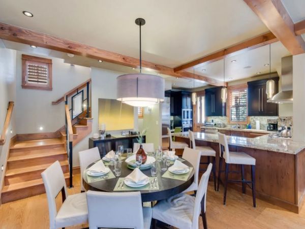 Walk to Lift 4  Bedroom Rental Vacation Home in Breckenridge