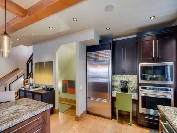 Walk to Lift 4  Bedroom Rental Vacation Home in Breckenridge