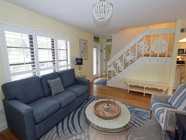 Charming Vacation Rental Home on Captiva Walk To Beach