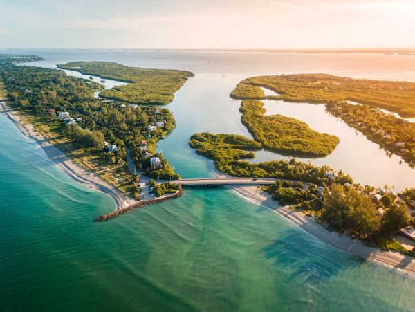 Charming Vacation Rental Home on Captiva Walk To Beach