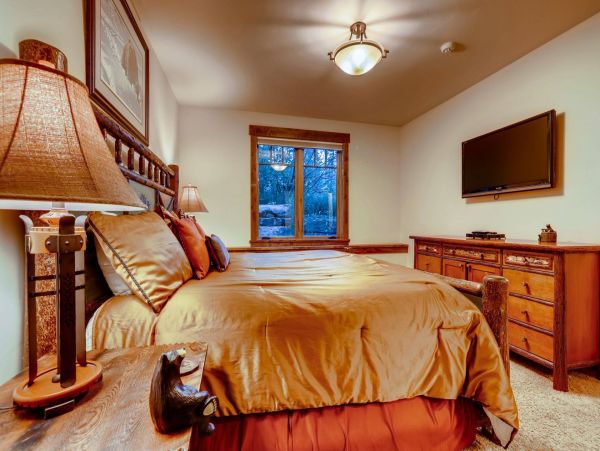 Breckenridge Ski-in Ski-out Six Bedroom Vacation Home