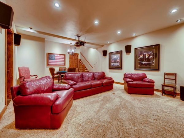 Breckenridge Ski-in Ski-out Six Bedroom Vacation Home