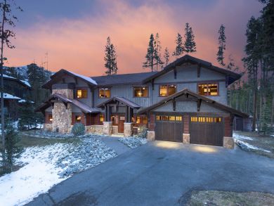 Walk to Lift 7 Bedroom Home in Breckenridge