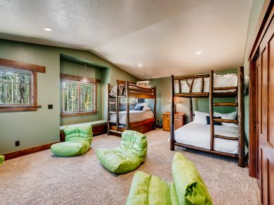 Walk to Lift 7 Bedroom Home in Breckenridge