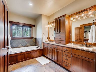 Walk to Lift 7 Bedroom Home in Breckenridge