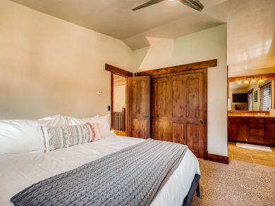Walk to Lift 7 Bedroom Home in Breckenridge