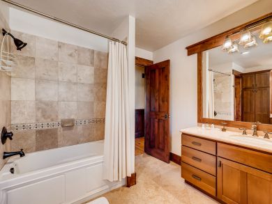 Walk to Lift 7 Bedroom Home in Breckenridge
