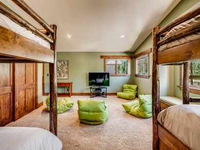 Walk to Lift 7 Bedroom Home in Breckenridge