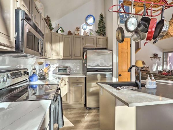 Charming Avon Vacation Rental Near Skiing and Hiking
