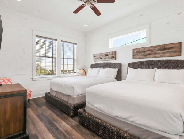 Luxury Destin Seven Bedroom Vacation Home Beach Across the Street