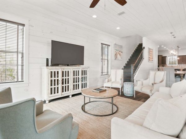 Luxury Destin Seven Bedroom Vacation Home Beach Across the Street