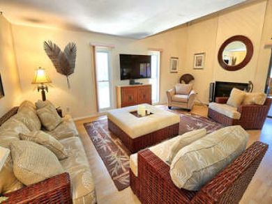 Charming Vacation Rental on Captiva island. Call Today.