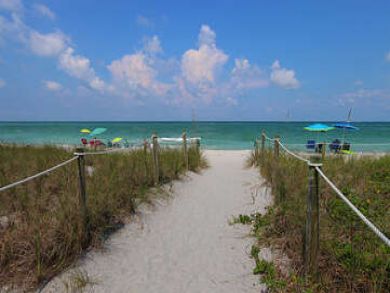 Charming Vacation Rental on Captiva island. Call Today.