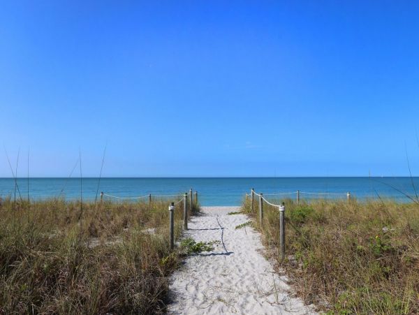 Captiva Island Vacation Rental Sleeps Eight Guests
