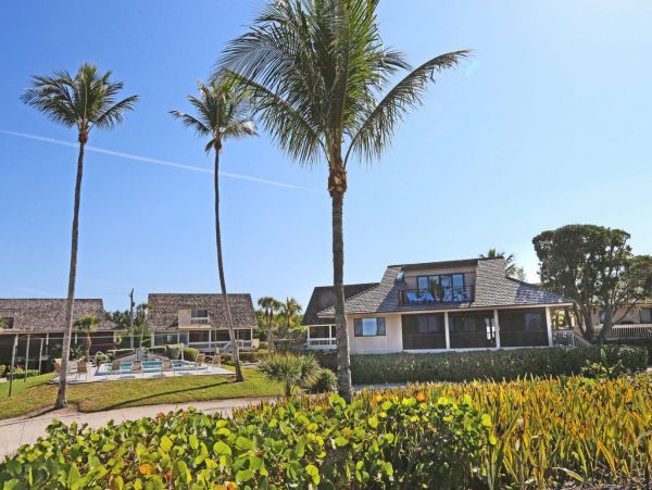 Captiva Island Vacation Rental Sleeps Eight Guests