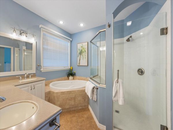 Three Bedroom Pool Home in Holmes Beach Short Walk to Beach