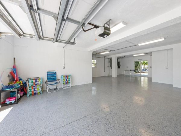 Three Bedroom Pool Home in Holmes Beach Short Walk to Beach