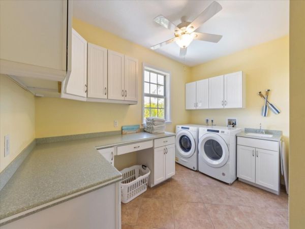Three Bedroom Pool Home in Holmes Beach Short Walk to Beach
