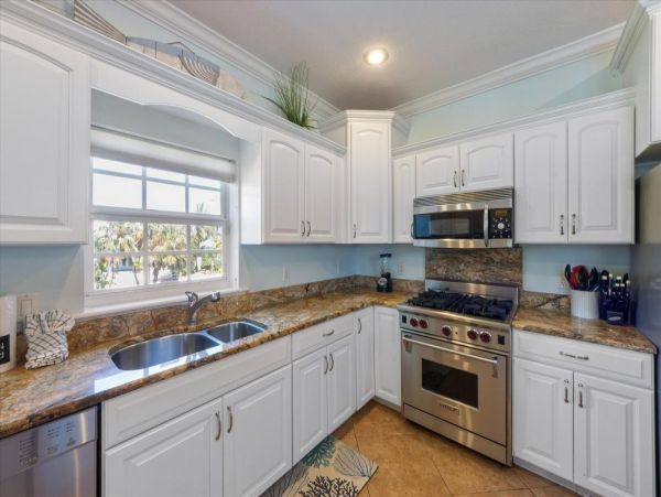 Three Bedroom Pool Home in Holmes Beach Short Walk to Beach