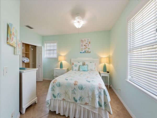Three Bedroom Pool Home in Holmes Beach Short Walk to Beach