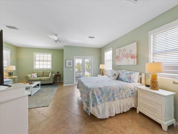 Three Bedroom Pool Home in Holmes Beach Short Walk to Beach